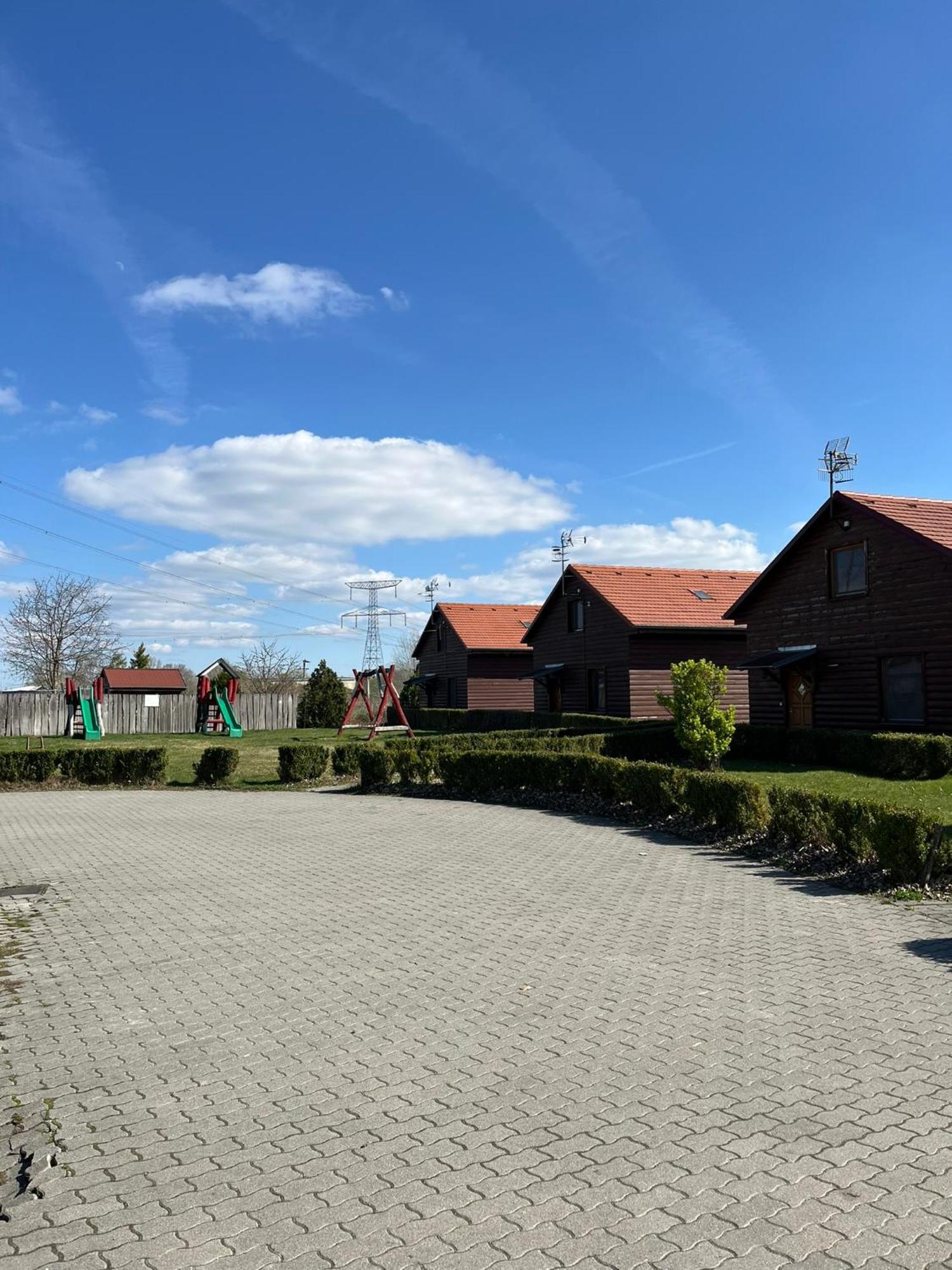 Nimrod Apartman Gabcikovo Buitenkant foto